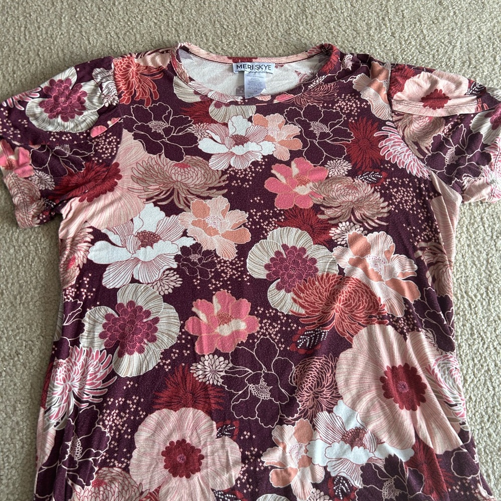 Meri Skye Floral Top in Burgundy and Pink
